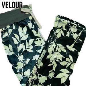 NWT LULAROE COZY CRYSTAL CROP PANTS